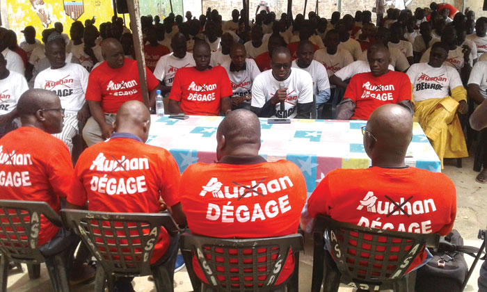 « Auchan indésirable à Touba » : les commerçants saisissent Serigne Mountakha « Auchan indésirable à Touba » : les commerçants saisissent Serigne Mountakha