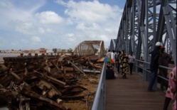 Rumeurs sur la vente et le trafic des ferrailles du pont Faidherbe : le comité de surveillance dément… Rumeurs sur la vente et le trafic des ferrailles du pont Faidherbe : le comité de surveillance dément…