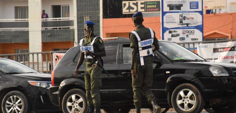 Saint-Louis : 4 véhicules, 25 motos Jakarta et 12 charrettes immobilisés, 73 infractions relevées Saint-Louis : 4 véhicules, 25 motos Jakarta et 12 charrettes immobilisés, 73 infractions relevées