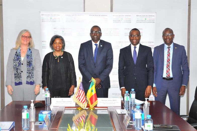 Entrée en vigueur du Sénégal Power Compact du MCC: 330 milliards FCFA pour renforcer le secteur de l'électricité Entrée en vigueur du Sénégal Power Compact du MCC: 330 milliards FCFA pour renforcer le secteur de l'électricité