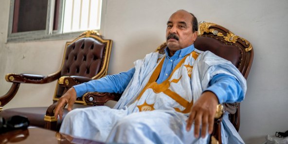 Mauritanie : L’ex président Aziz utilisait un smartphone depuis sa cellule!