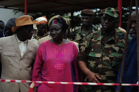 Pénurie d'eau à Dakar: Macky Sall en "militaire" à Keur Massar (Photos).