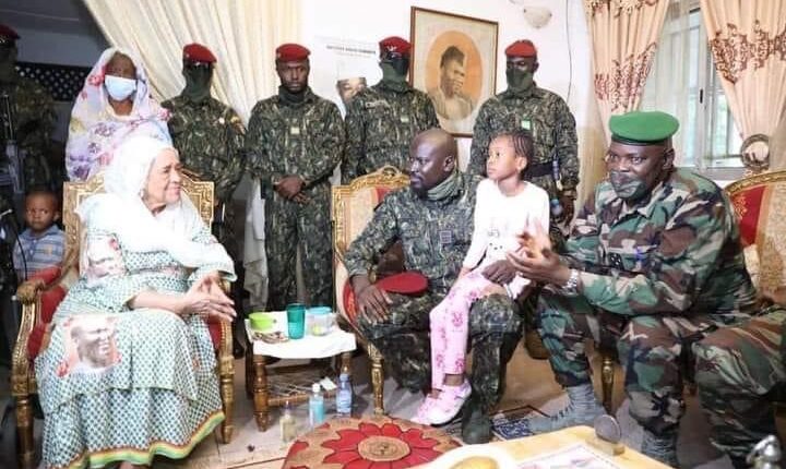 Conakry : au stade 28 septembre, colonel Doumbouya rend hommage aux victimes