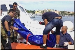 Naufrage d'un bateau de clandestins à Lampedusa : plus de 130 morts, deuil national en Italie Naufrage d'un bateau de clandestins à Lampedusa : plus de 130 morts, deuil national en Italie