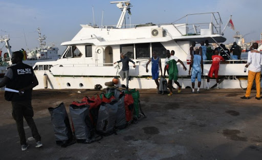 Trafic de drogue: La marine intercepte un navire avec 2026 kg de cocaïne