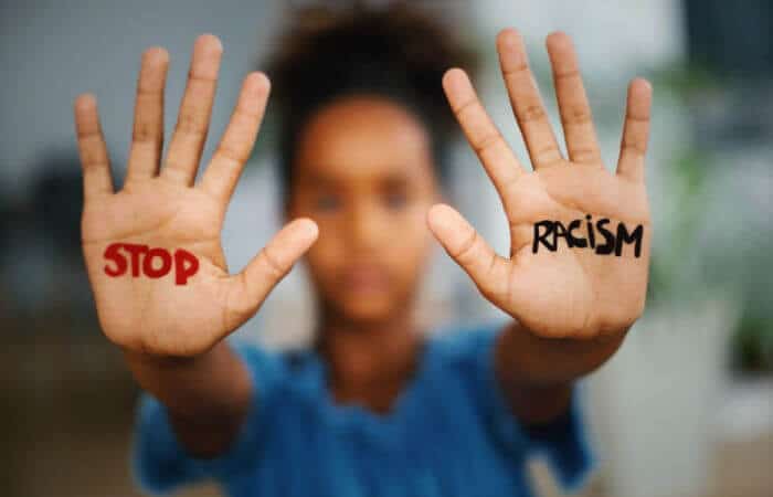 Racisme : Amnesty International épingle les Émirats Arabes Unis pour maltraitances Racisme : Amnesty International épingle les Émirats Arabes Unis pour maltraitances