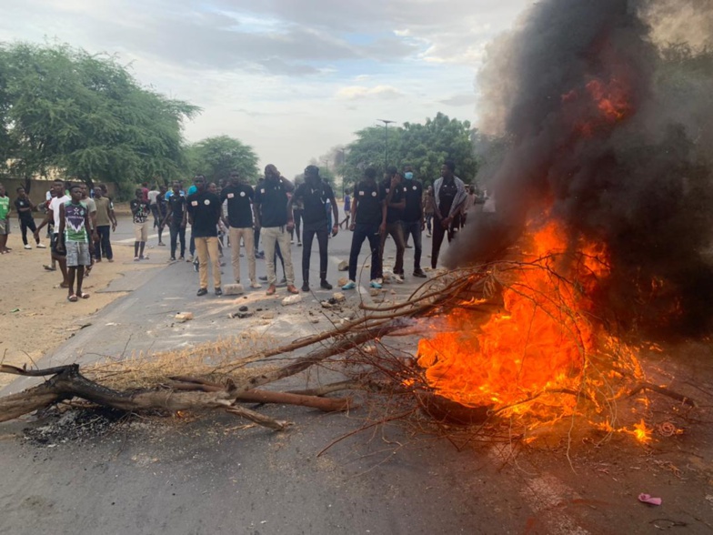 UGB : 2e journée de tension - photos UGB : 2e journée de tension - photos