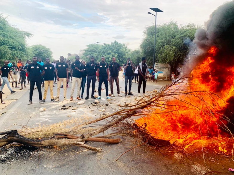 UGB : 2e journée de tension - photos UGB : 2e journée de tension - photos