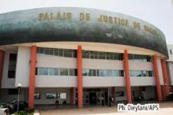 La justice en grève demain pour protester contre le recasement des marchants en face du tribunal de Dakar La justice en grève demain pour protester contre le recasement des marchants en face du tribunal de Dakar