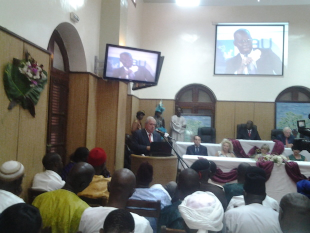 Direct Photos: Cérémonie d'élévation de Jean Louis Destans au rang de citoyen d'honneur de la ville de Saint-Louis Direct Photos: Cérémonie d'élévation de Jean Louis Destans au rang de citoyen d'honneur de la ville de Saint-Louis