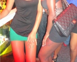 Scandale lesbianisme à Yoff (Dakar) : les cinq filles parlent. Scandale lesbianisme à Yoff (Dakar) : les cinq filles parlent.