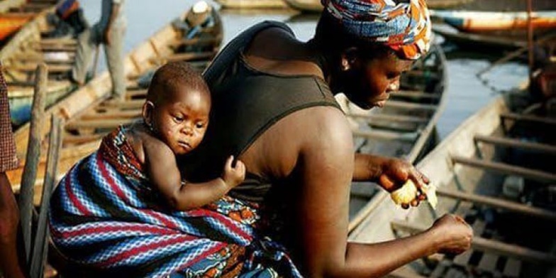 HOMMAGE AUX FEMMES. Par Louis CAMARA