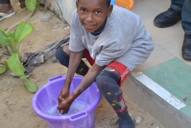 Saint-Louis: des talibés sensibilisés sur l'hygiène de base par l'Association Jardin d'espoir. Saint-Louis: des talibés sensibilisés sur l'hygiène de base par l'Association Jardin d'espoir.