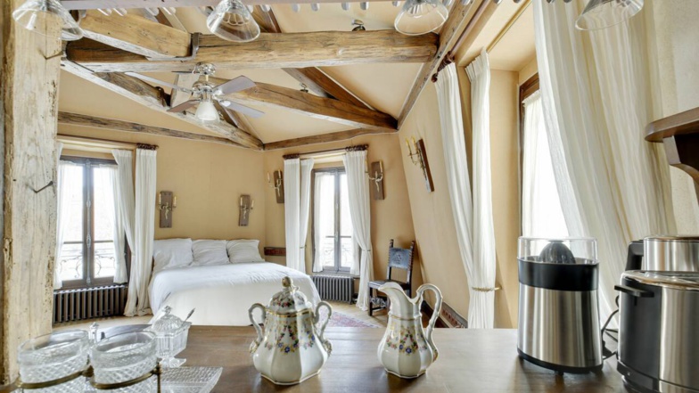 À Paris, l'unique maison de l’île Saint-Louis est à vendre À Paris, l'unique maison de l’île Saint-Louis est à vendre