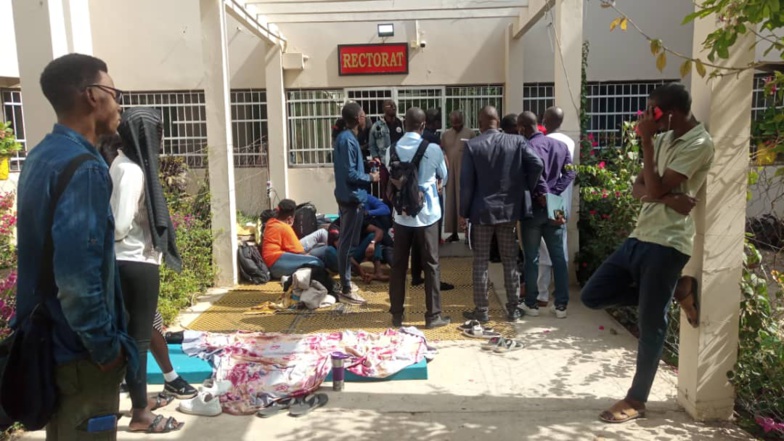 POUR DÉNONCER LE NON-RESPECT PAR LEURS AUTORITÉS DU PROTOCOLE D'ACCORD: La Cesl de l'Ugb entame une grève de la faim. POUR DÉNONCER LE NON-RESPECT PAR LEURS AUTORITÉS DU PROTOCOLE D'ACCORD: La Cesl de l'Ugb entame une grève de la faim.