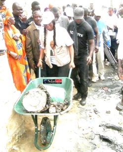 Saint-Louis: l'épouse de Mansour FAYE, contre-attaque. Saint-Louis: l'épouse de Mansour FAYE, contre-attaque.