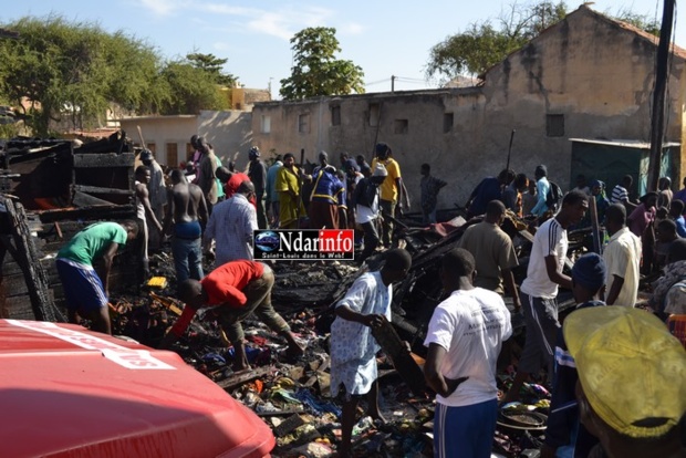 Saint-Louis - Grave incendie au quartier Sud : Des flammes ardentes emportent cinq concessions et plusieurs biens. ( Photos- Vidéos) Saint-Louis - Grave incendie au quartier Sud : Des flammes ardentes emportent cinq concessions et plusieurs biens. ( Photos- Vidéos)