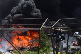 Violent incendie à Mbane : un enfant tué et de nombreux dégâts matériels Violent incendie à Mbane : un enfant tué et de nombreux dégâts matériels