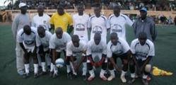 Gala des anciens joueurs de la Linguère : Les internationaux mauritaniens corrigent les saint-louisiens (3-0). Gala des anciens joueurs de la Linguère : Les internationaux mauritaniens corrigent les saint-louisiens (3-0).