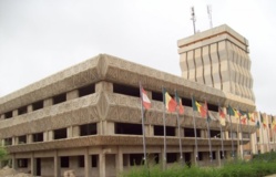 SENEGAL-UNIVERSITE:  L’UCAD et l’UGB rejoignent les autres universités en signant le protocole avec le gouvernement SENEGAL-UNIVERSITE:  L’UCAD et l’UGB rejoignent les autres universités en signant le protocole avec le gouvernement