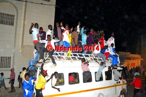 (Vidéo et Photos) Le stade de Pikine savoure sa victoire dans les rues de Saint-Louis. Regardez ! (Vidéo et Photos) Le stade de Pikine savoure sa victoire dans les rues de Saint-Louis. Regardez !