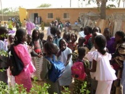 Saint-Louis : les élèves de Ross béthio décrètent une grève de 72 heures. Saint-Louis : les élèves de Ross béthio décrètent une grève de 72 heures.