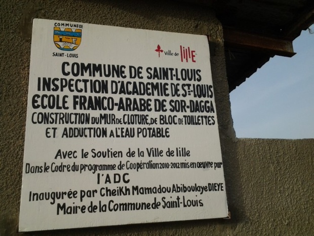 Saint-Louis - Sor Daga : la Commune construit un bloc sanitaire et réhabilite le mur de clôture de l'école franco-arabe. Saint-Louis - Sor Daga : la Commune construit un bloc sanitaire et réhabilite le mur de clôture de l'école franco-arabe.