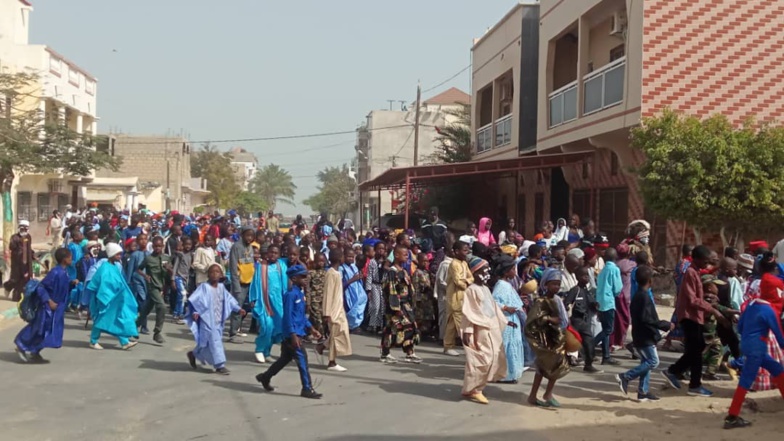 Mardi gras à Saint-Louis : Élèves et enseignants se sont déguisés en tenues traditionnelles, modernes et en supers héros Mardi gras à Saint-Louis : Élèves et enseignants se sont déguisés en tenues traditionnelles, modernes et en supers héros