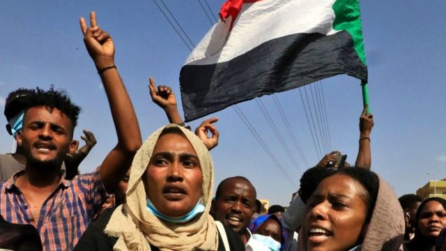 Soudan : le bras de fer entre l'armée et les manifestants se poursuit Soudan : le bras de fer entre l'armée et les manifestants se poursuit