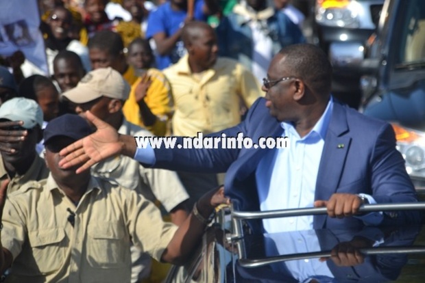 Macky Sall à Saint-Louis s’offre un bain de foule(Photos&Vidéos)