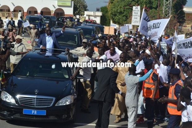 Macky Sall à Saint-Louis s’offre un bain de foule(Photos&Vidéos)