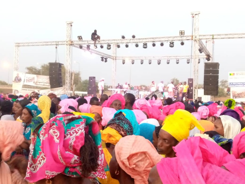 Ndioum : Cheikh Oumar ANNE honore les femmes. Ndioum : Cheikh Oumar ANNE honore les femmes.