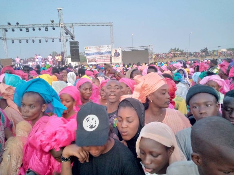 Ndioum : Cheikh Oumar ANNE honore les femmes. Ndioum : Cheikh Oumar ANNE honore les femmes.