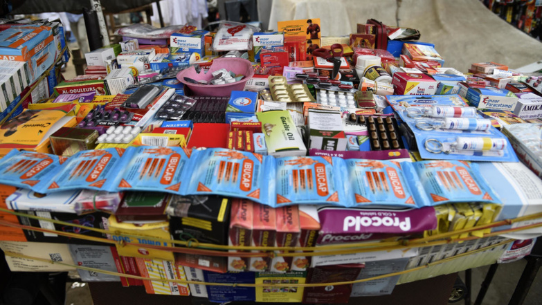 NGANDA : De faux médicaments d’une valeur de près de 230 millions de Fcfa saisis par la Douane NGANDA : De faux médicaments d’une valeur de près de 230 millions de Fcfa saisis par la Douane