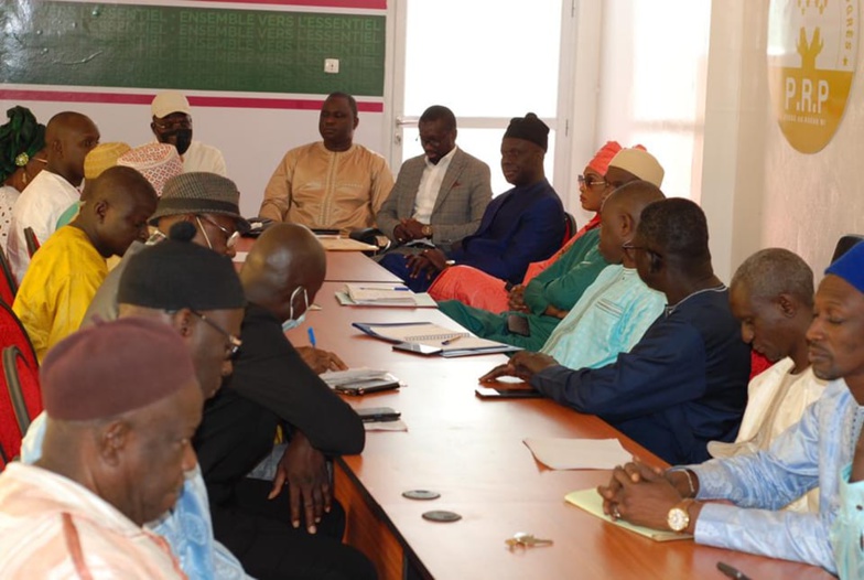 CONFÉRENCE DES LEADERS DE YEWWI ASKAN WI : De nouveaux adhérents dont Dame Mbodj accueillis CONFÉRENCE DES LEADERS DE YEWWI ASKAN WI : De nouveaux adhérents dont Dame Mbodj accueillis