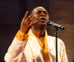 Youssou Ndour: "les occidentaux doivent arrêter de vouloir nous imposer l'homosexualité"