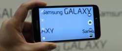 Fonctionnalités, design, puissance... Le Galaxy S5 de Samsung débarque en France. | AFP
