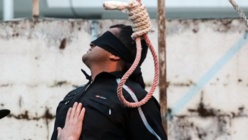 En images : un condamné à mort iranien gracié par la mère de sa victime