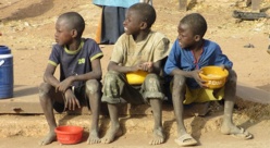 « Deux jours sans mendicité » à Saint-Louis : Des vivres et produits détergents à 600 talibés « Deux jours sans mendicité » à Saint-Louis : Des vivres et produits détergents à 600 talibés