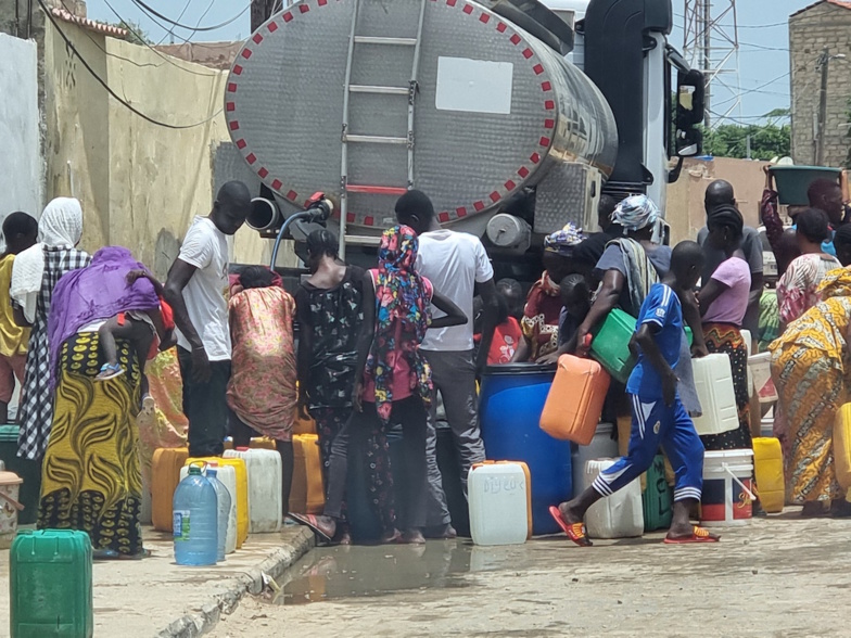 Saint-Louis : soif et corvée de l’eau au quotidien - photos Saint-Louis : soif et corvée de l’eau au quotidien - photos