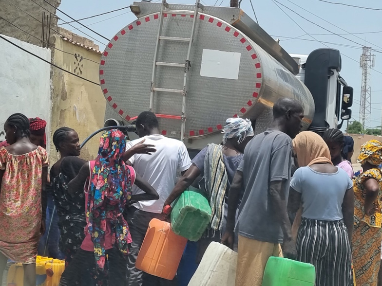 Saint-Louis : soif et corvée de l’eau au quotidien - photos Saint-Louis : soif et corvée de l’eau au quotidien - photos