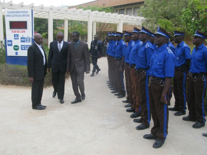 Cérémonie de levée des couleurs : l’Ugb exalte la citoyenneté Cérémonie de levée des couleurs : l’Ugb exalte la citoyenneté
