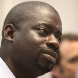 Escroquerie sur internet : l’adresse mail de Felwine Sarr, piraté. Escroquerie sur internet : l’adresse mail de Felwine Sarr, piraté.