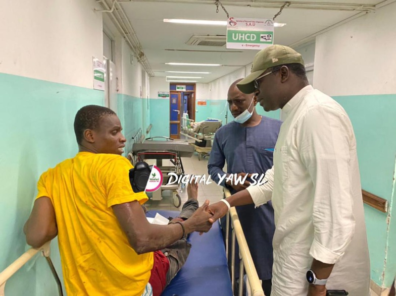 Accident de la Caravane de WALLU : Abba MBAYE au chevet des blessés - photos Accident de la Caravane de WALLU : Abba MBAYE au chevet des blessés - photos