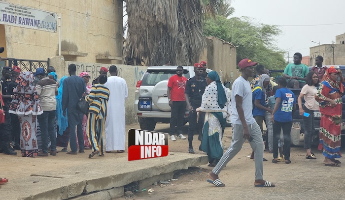 Saint.-Louis : Attroupements et convois d’électeurs aux centres de Diamaguène – photos Saint.-Louis : Attroupements et convois d’électeurs aux centres de Diamaguène – photos