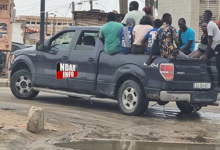 Saint.-Louis : Attroupements et convois d’électeurs aux centres de Diamaguène – photos Saint.-Louis : Attroupements et convois d’électeurs aux centres de Diamaguène – photos