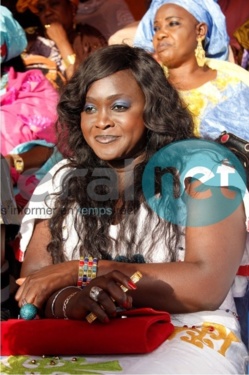 Vidéo - Fatou Thiam attaque: "Macky Sall a un problème avec les mourides... Mimi Touré lorgne le fauteuil du président de la République" Vidéo - Fatou Thiam attaque: "Macky Sall a un problème avec les mourides... Mimi Touré lorgne le fauteuil du président de la République"