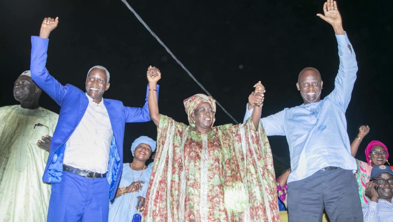 Sa brouille avec Mansour FAYE, les Locales à Gandon, ses relations avec Alpha Mamadou DIOP : Mme Khoudia MBAYE à cœur ouvert… (vidéo) Sa brouille avec Mansour FAYE, les Locales à Gandon, ses relations avec Alpha Mamadou DIOP : Mme Khoudia MBAYE à cœur ouvert… (vidéo)