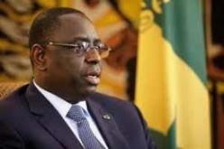 Macky Sall annonce la construction de 28 tours sur la gare routière " Pompiers" Macky Sall annonce la construction de 28 tours sur la gare routière " Pompiers"
