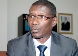 Mary Teuw Niane : "Il n'y a jamais eu de généralisation des bourses" Mary Teuw Niane : "Il n'y a jamais eu de généralisation des bourses"